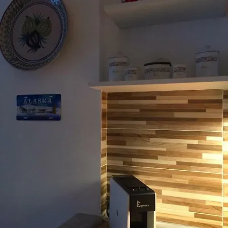 Charming Wolf's Den Creekside Apartment *