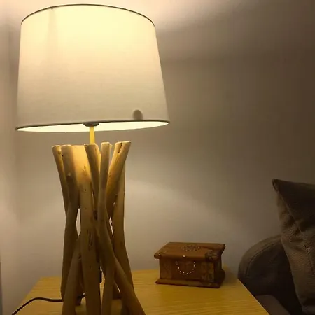 Charming Wolf's Den Creekside Apartment Bardonecchia