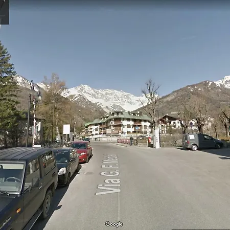 Charming Wolf's Den Creekside Bardonecchia